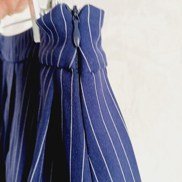 Akira, "What's the Tea" Navy Pinstripe Mini Pleated Skirt, Size XL, Inner Shorts - Picture 11 of 11